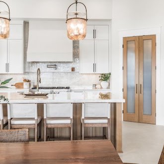 Stylish Kitchen remodel in Corpus Christi, TX by Tukasa Creations